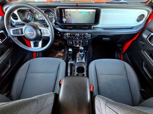 Certified 2025 Jeep Wrangler Unlimited Sahara image 9