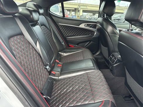 Used 2019 Genesis G70 2.0T Advanced w/ Sport Package image 8