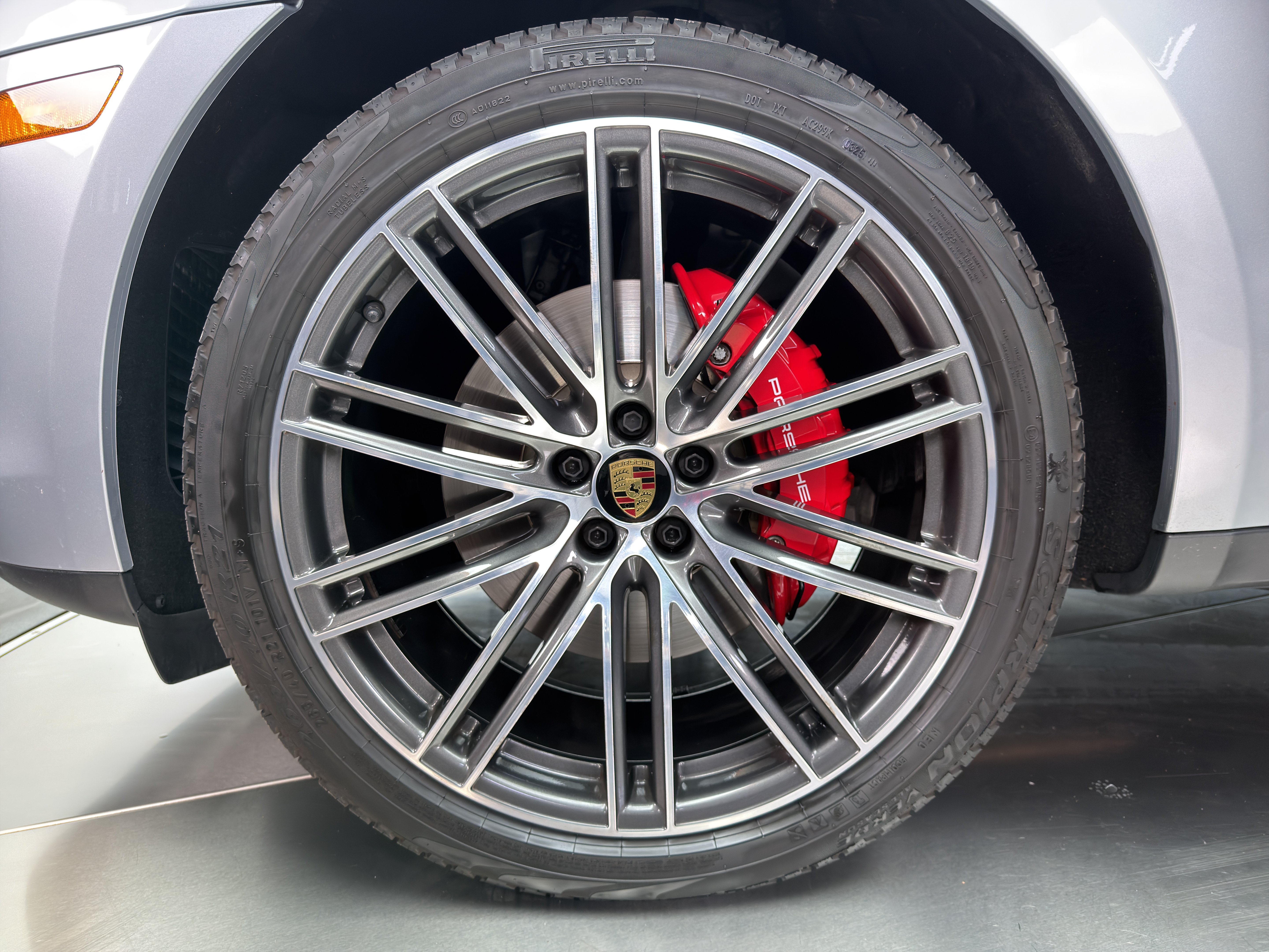 Used 2025 Porsche Macan S AWD/4WD image 13
