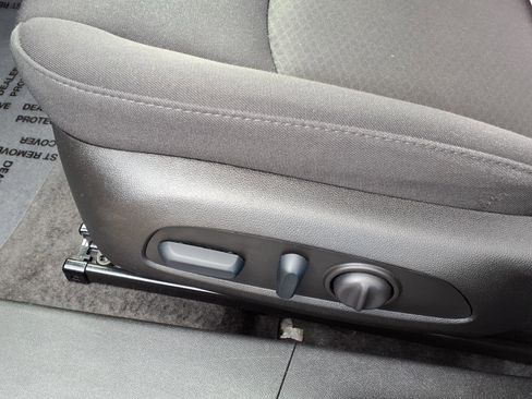 Used 2025 Chevrolet Malibu LT FWD image 14