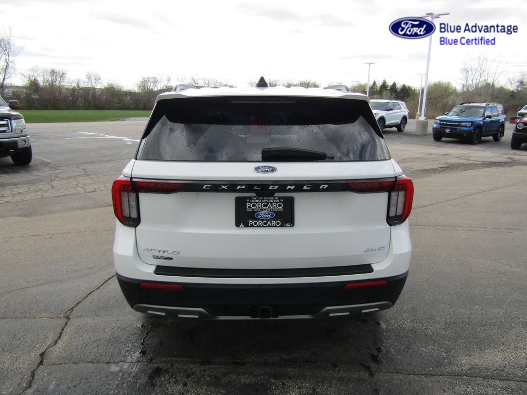 Used 2025 Ford Explorer Active AWD/4WD image 5