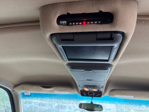Used 2001 Chevrolet Express 1500 LT RWD image 25