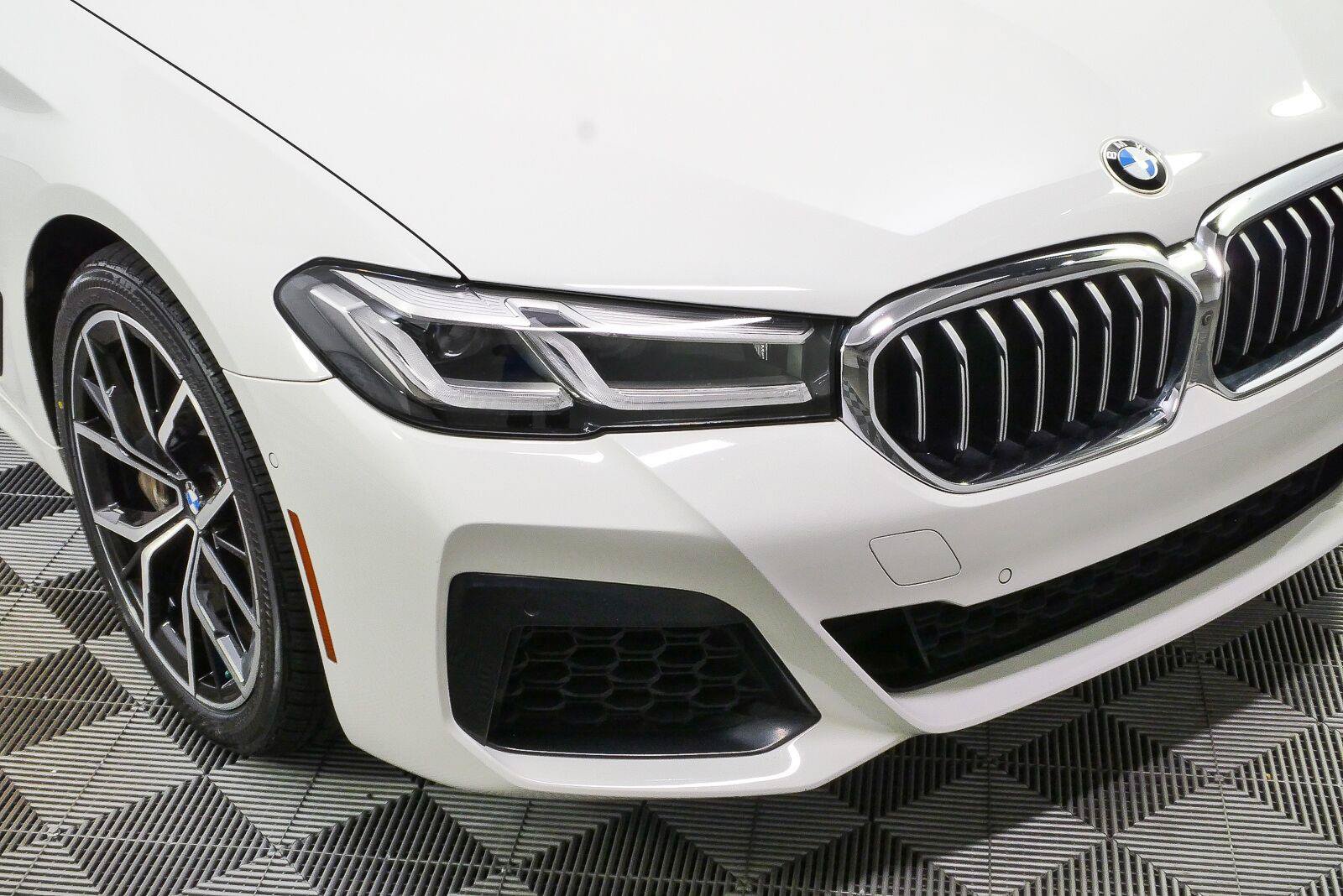 Used 2021 BMW 540i xDrive AWD/4WD image 29