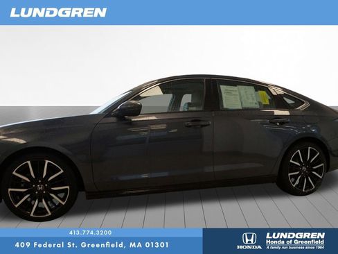 Used 2023 Honda Accord Touring image 4