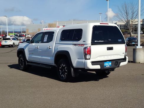 Used 2022 Toyota Tacoma TRD Off-Road w/ TRD Premium Off Road Package image 12