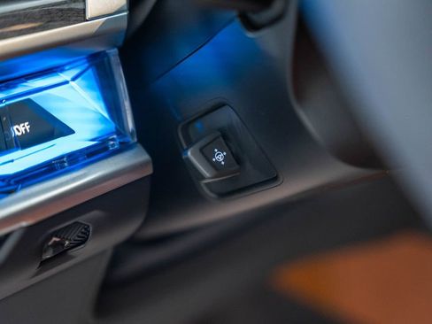 Used 2025 BMW 750e xDrive AWD/4WD image 44