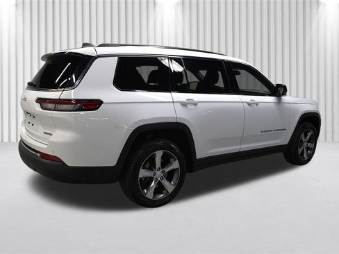 Certified 2022 Jeep Grand Cherokee L Limited AWD/4WD image 3