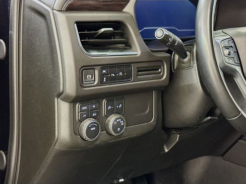 Used 2024 Chevrolet Suburban LT image 17