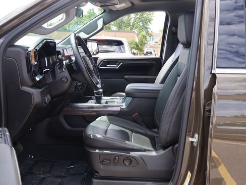 Used 2023 Chevrolet Silverado 1500 LTZ AWD/4WD image 26