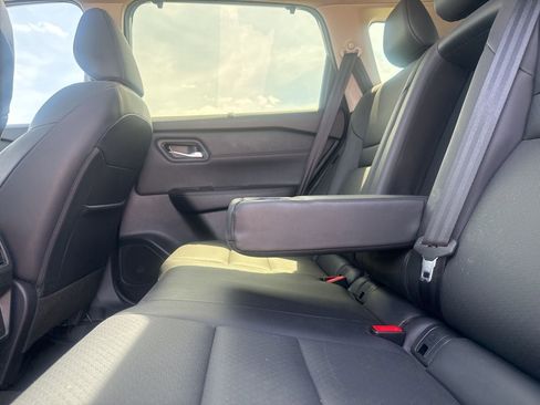 Used 2024 Nissan Rogue SV w/ SV Premium Package image 37