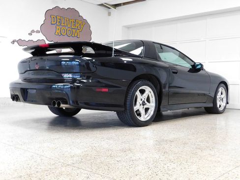 Used 1997 Pontiac Firebird Trans Am RWD image 4