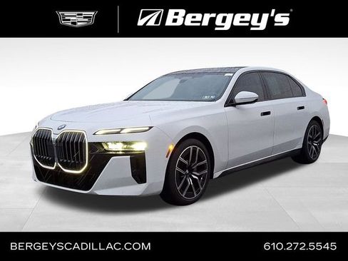 Used 2025 BMW 740i xDrive image 1