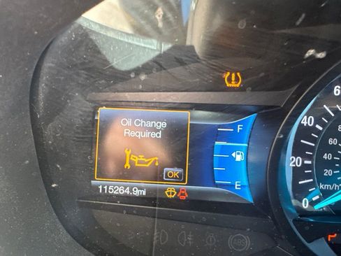Used 2018 Ford Edge Titanium FWD image 7