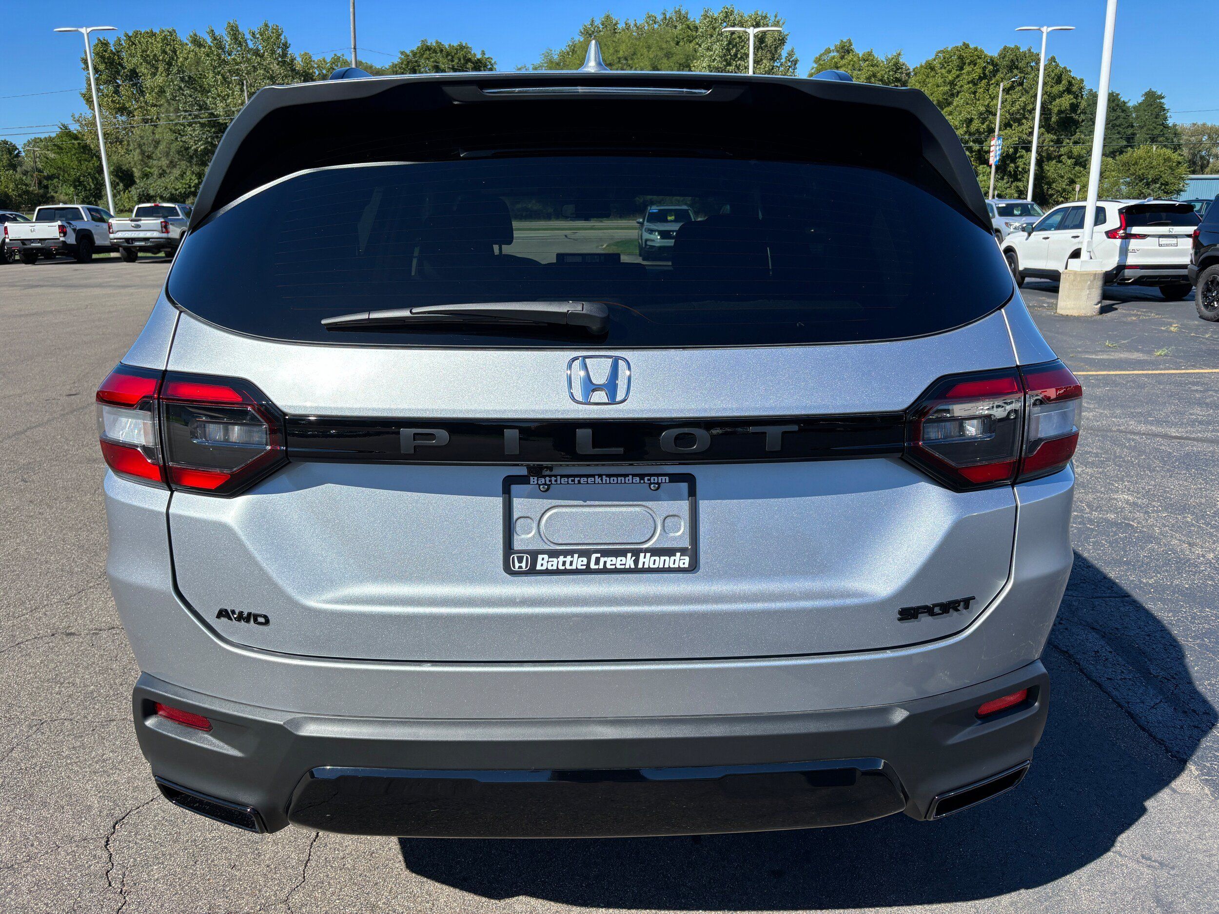 New 2026 Honda Pilot Sport image 7