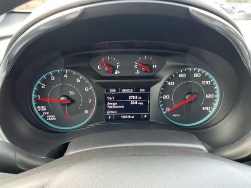 Used 2021 Chevrolet Malibu LT image 25