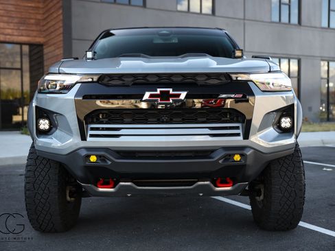 Used 2024 Chevrolet Colorado ZR2 w/ ZR2 Convenience Package III image 19