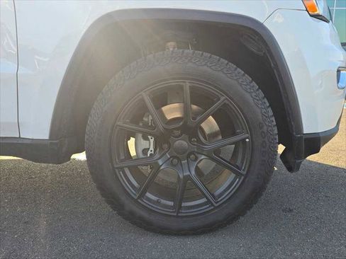 Used 2022 Jeep Grand Cherokee Limited image 9