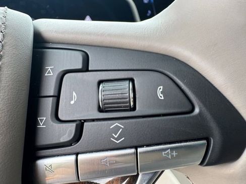 Used 2023 Cadillac Escalade Sport Platinum w/ LPO, Floor Liner Package AWD/4WD image 8
