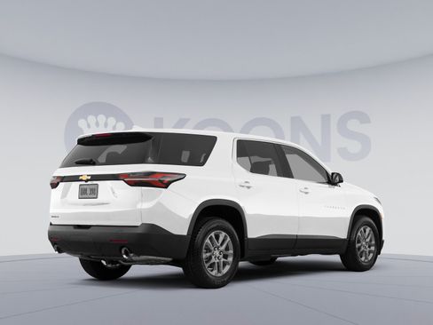 Used 2022 Chevrolet Traverse LS AWD/4WD image 4