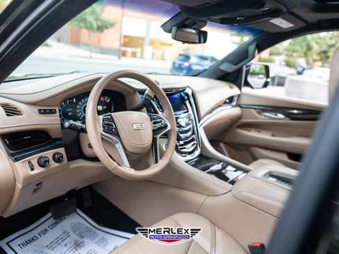 Used 2019 Cadillac Escalade ESV Platinum image 13