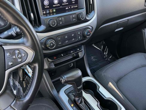 Used 2020 Chevrolet Colorado LT w/ LT Convenience Package image 9
