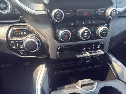 Used 2022 RAM 1500 Big Horn AWD/4WD image 21