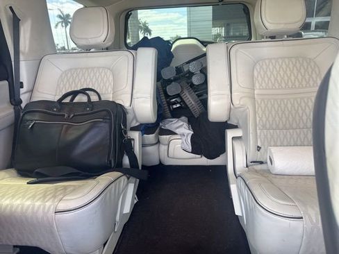 Used 2024 Lincoln Navigator Black Label image 5