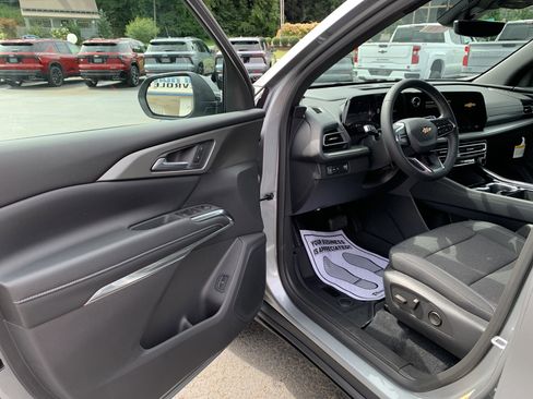 New 2026 Chevrolet Traverse LT w/ Driver Confidence Package image 6