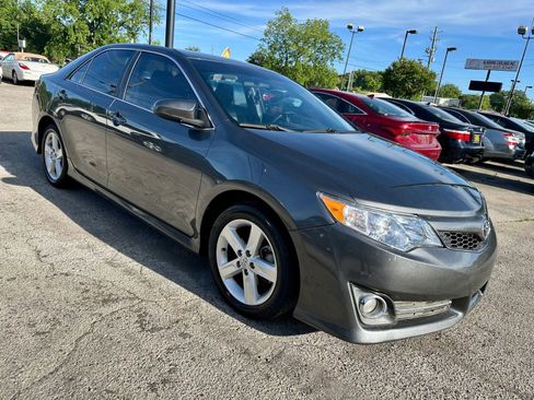 Used 2012 Toyota Camry SE FWD image 1