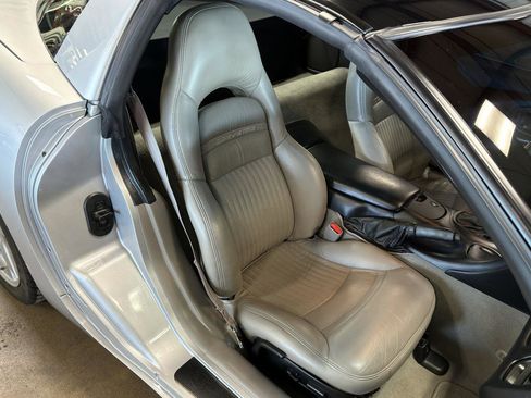 Used 1997 Chevrolet Corvette Coupe w/ Memory Pkg image 66