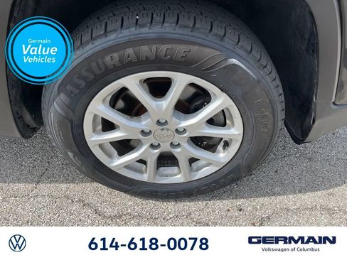 Used 2016 Jeep Cherokee Latitude w/ Cold Weather Group AWD/4WD image 15