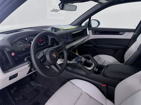 New 2026 Porsche Cayenne E-Hybrid image 4