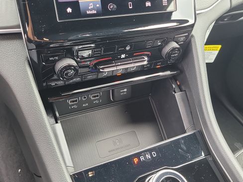 New 2025 Jeep Grand Cherokee Altitude image 19