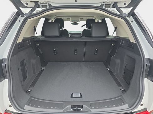 New 2025 Land Rover Discovery Sport S image 12