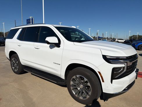 Used 2025 Chevrolet Tahoe LT w/ Comfort Package image 2