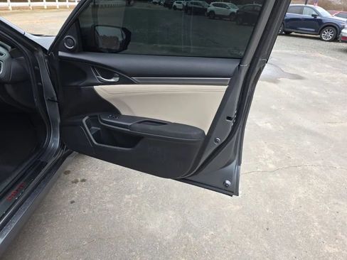 Used 2019 Honda Civic EX image 44