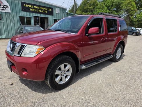 Used 2008 Nissan Pathfinder SE AWD/4WD image 3