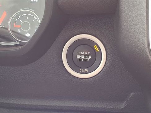 Used 2024 RAM 1500 Laramie image 11