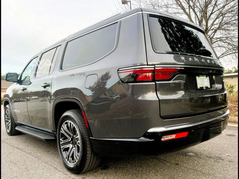 Used 2024 Jeep Wagoneer L Series II w/ Flexible Seating Group image 11