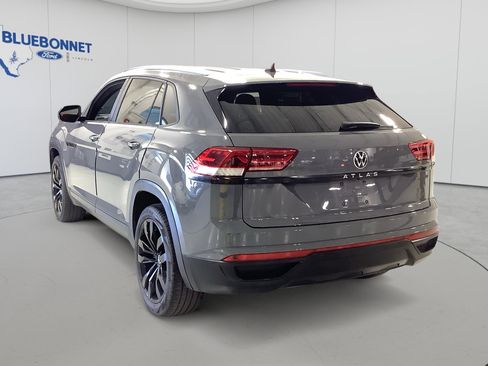 Used 2021 Volkswagen Atlas Cross Sport SE FWD image 7