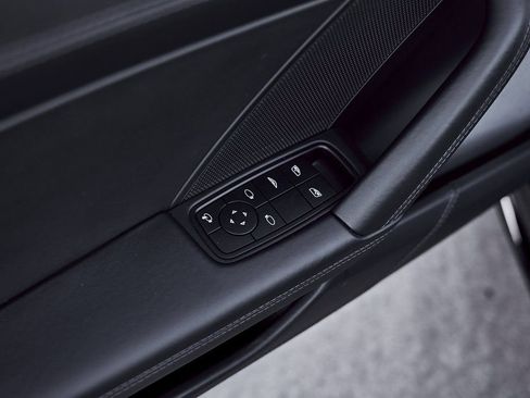 Used 2022 Porsche 911 Turbo S image 29