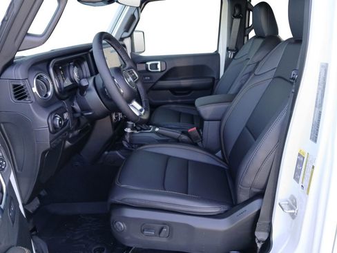New 2026 Jeep Wrangler Unlimited Sahara AWD/4WD image 19