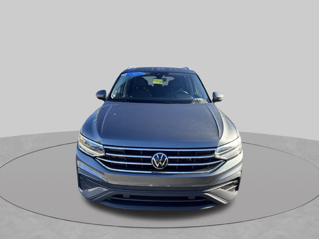 Certified 2023 Volkswagen Tiguan SE w/ Panoramic Sunroof Package FWD image 3