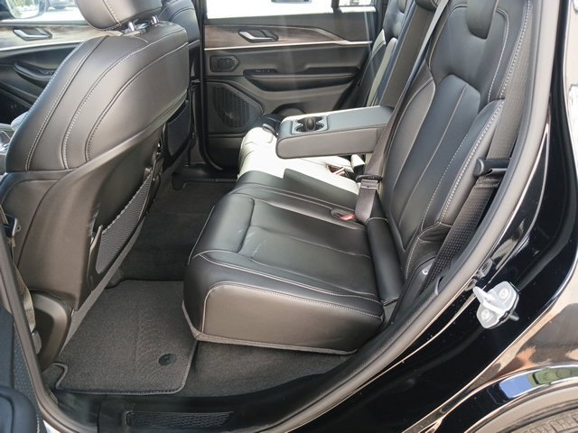 New 2027 Jeep Grand Cherokee Limited AWD/4WD image 18
