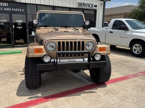 Used 2000 Jeep Wrangler Sahara AWD/4WD image 3