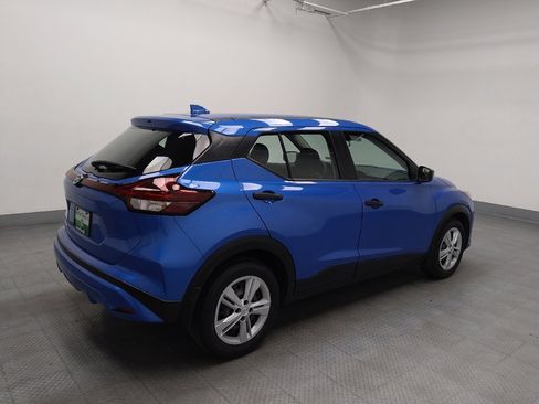 Used 2021 Nissan Kicks S image 10