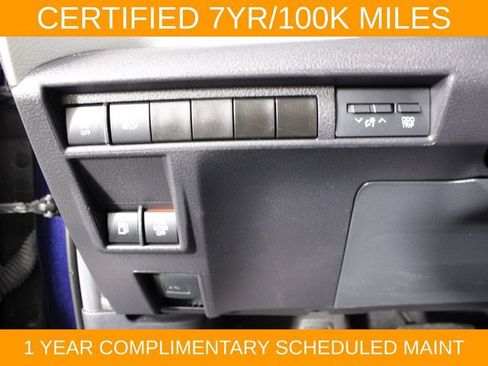 Used 2025 Toyota Sienna XLE FWD image 20