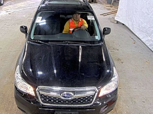 Used 2016 Subaru Forester 2.5i Premium w/ All-Weather Package image 16