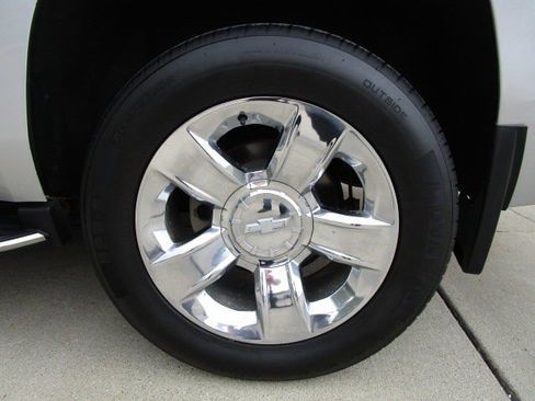 Used 2019 Chevrolet Tahoe Premier AWD/4WD image 11