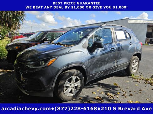 Used 2022 Chevrolet Trax LT w/ LT Convenience Package image 1